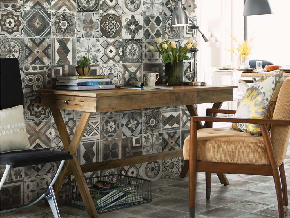 table and chairs against tiled wall from Pritchett's Flooring Design Center in the Colonial Heights, VA area